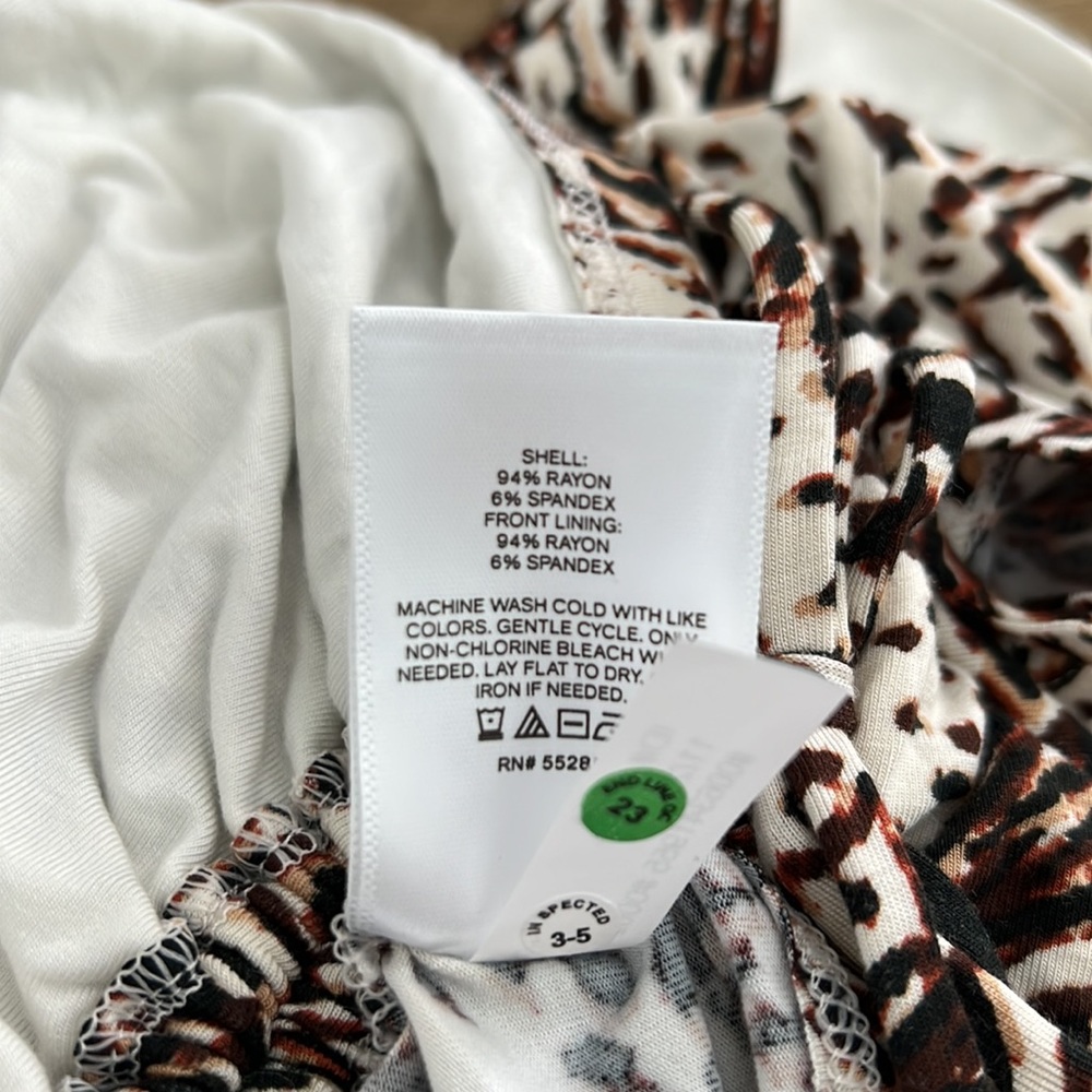 Express animal print side ruched top - Picture 8 of 9